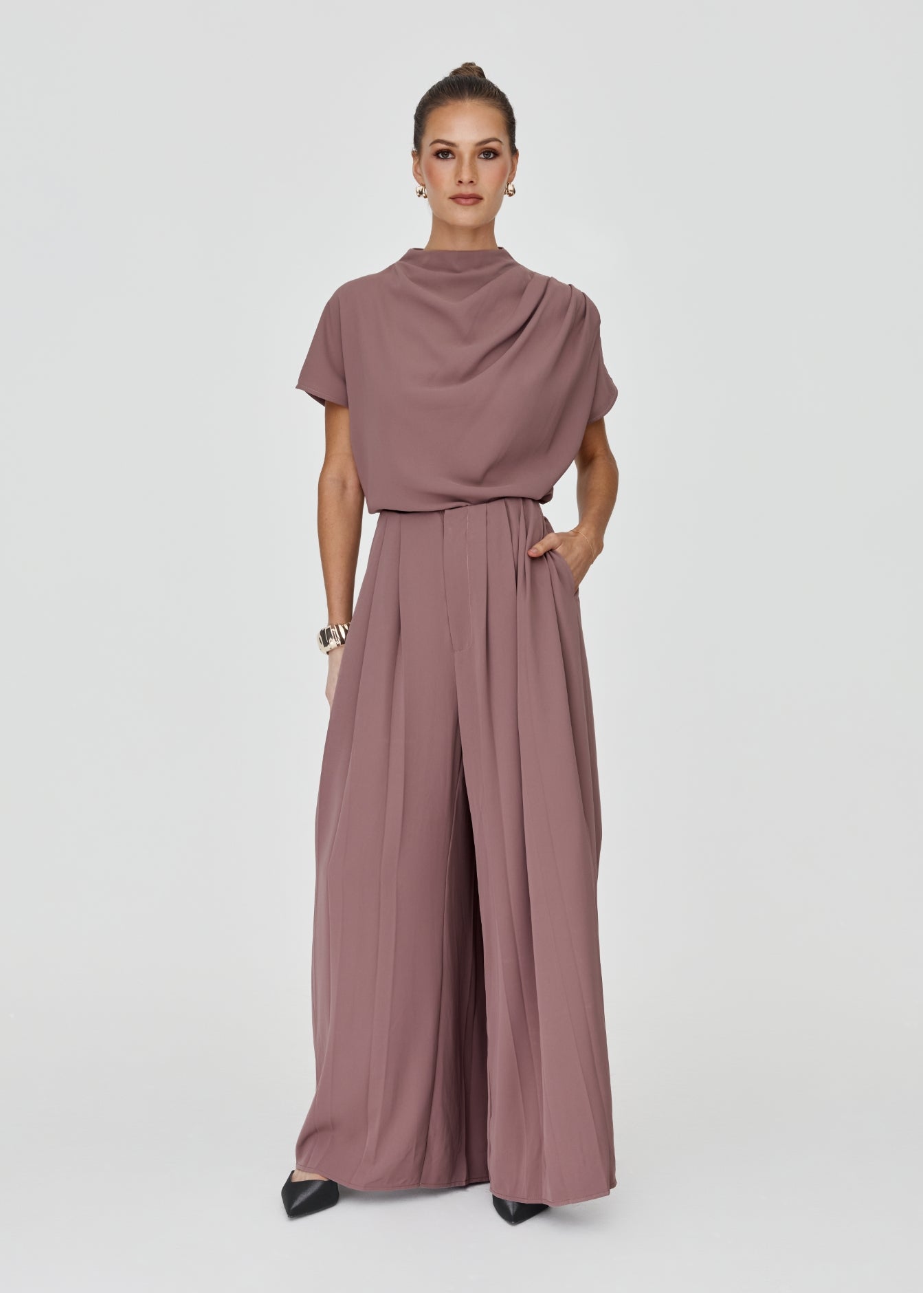 Sharee Pants Mocha Mousse – flowing wide leg pants, side view